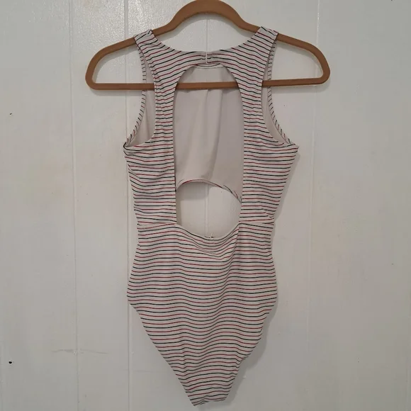 ✨ Jack Wills Striped Cutout One Piece Swimsuit Size 8 (Ref 18) - Picture 6 of 10